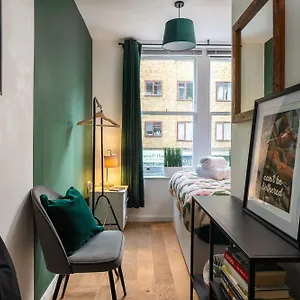  Apartment 1br Stylish Flat By Hostarahomes, Near Liverpool Street, Prime Location, Sleeps Up To 4